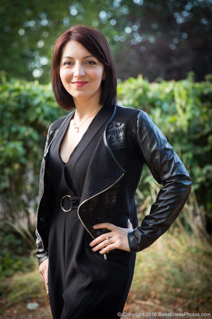 woman wearing black in the park